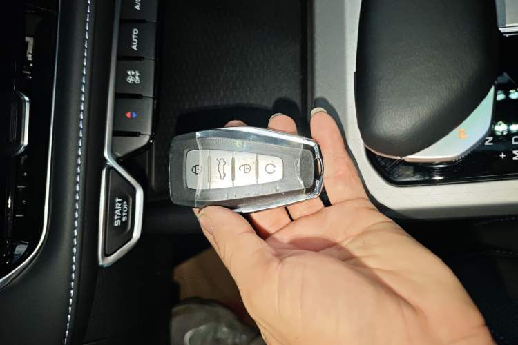 Used Geely Auto Preface 2025 Dongfang Yao 1.5TD Kunlun Edition Vehicle Key