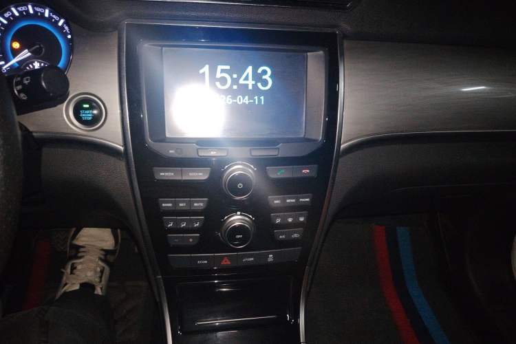 Used Haval H2 2018 Red-Label 1.5T Dual-Clutch Two-Wheel-Drive Elite Model Audio And AC Panel