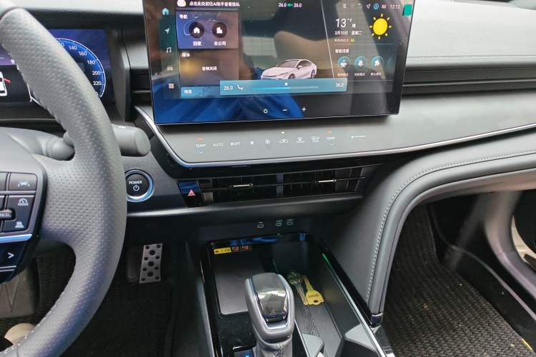 Used Toyota Camry 2026 Model Dual-Engine 2.0HXS Sport Plus Edition
