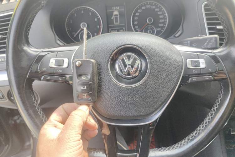 Used Volkswagen Sharan 2018 280TSI Enjoyment Model 7 Seats Vehicle Key