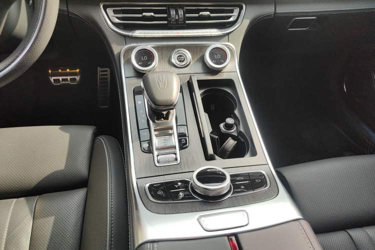 Used Hongqi H9 2022 2.0T Smart Connect Flagship Edition Gear Lever