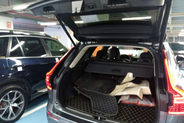 Used Volvo XC60 2019 T5 4x4 Smart Edition China VI Standard