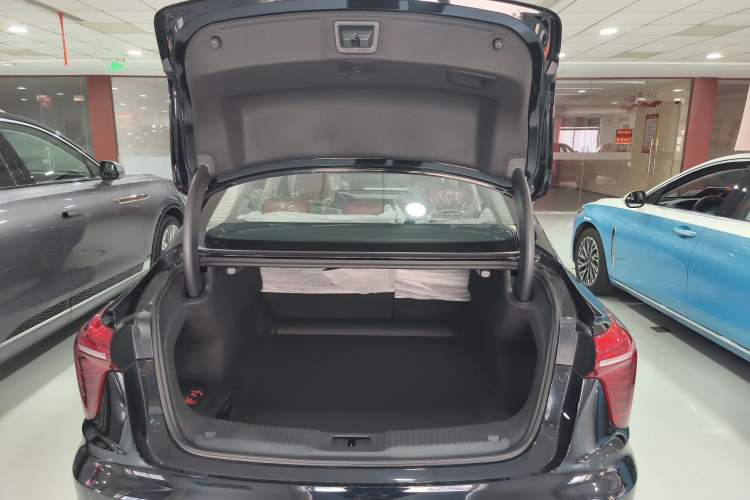 Used Hongqi H5 PHEV 2025 130 Super Hybrid Version
