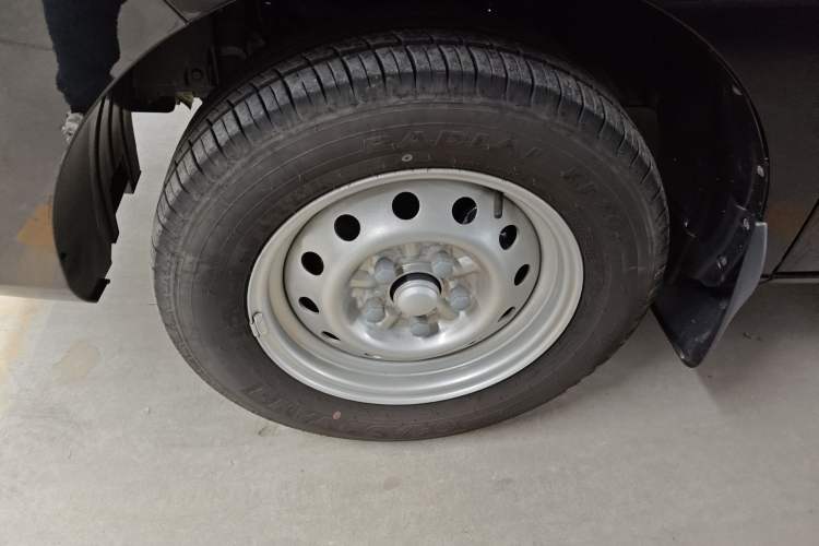 Used JAC Refine M3 2025 PLUS 1.8L Manual Classic Edition 7 Seats