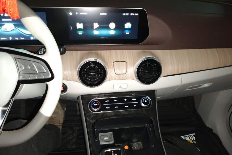 Used FORTHING Yacht 2022 1.5T DCT Chasing-the-Waves Edition