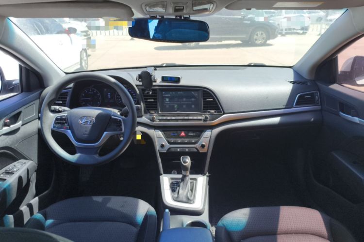 Used Hyundai Elantra (6th Generation / Lingdong) 2016 1.6L Automatic ZhiXuan – Elite Version Center Console