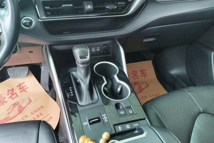 Used Toyota Highlander 2023 2.5L Smart Electric Hybrid Dual-Engine Four-Wheel Drive Prestige Version – 7 Seats Gear Lever