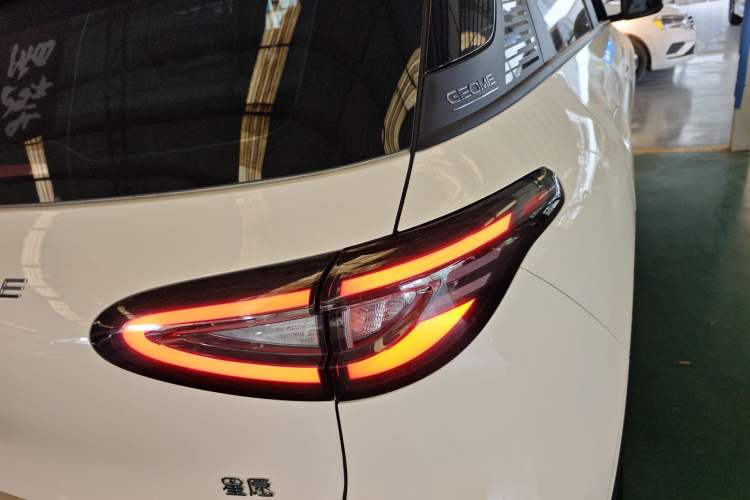 Used Geely Galaxy Geome 2025 310km Youth Edition Right Rear Taillight