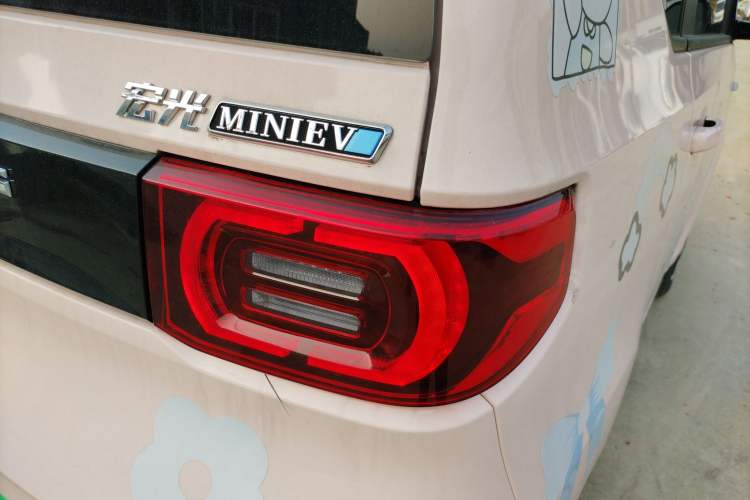 Used Wuling Hongguang MINIEV 2022 Macaron Premium Model – Lithium Iron Phosphate
