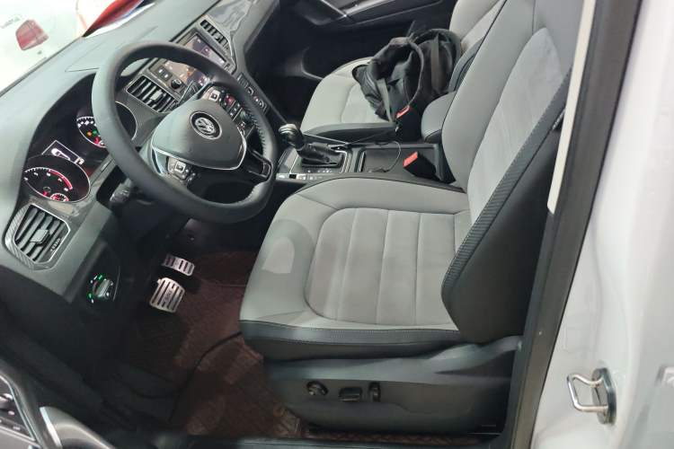 Used Volkswagen Golf Sportsvan 2019 280TSI Automatic Voyage Model China V Standard Left Front Seat