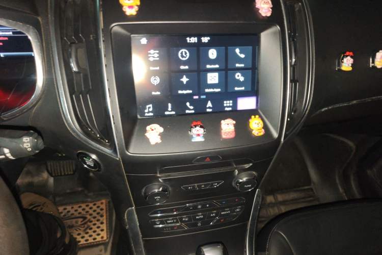 Used Ford Edge 2016 EcoBoost 245 Four-Wheel Drive Titanium Edition 7-Seater Audio And AC Panel