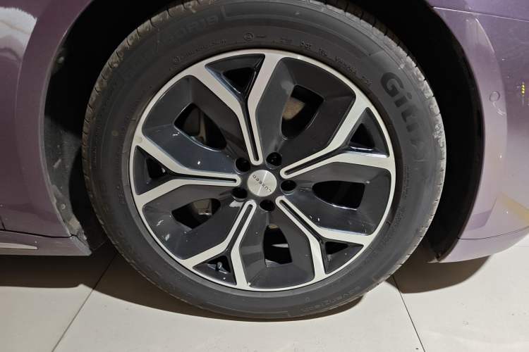 Used Hima Luxeed S7 2025 705 km Pro
