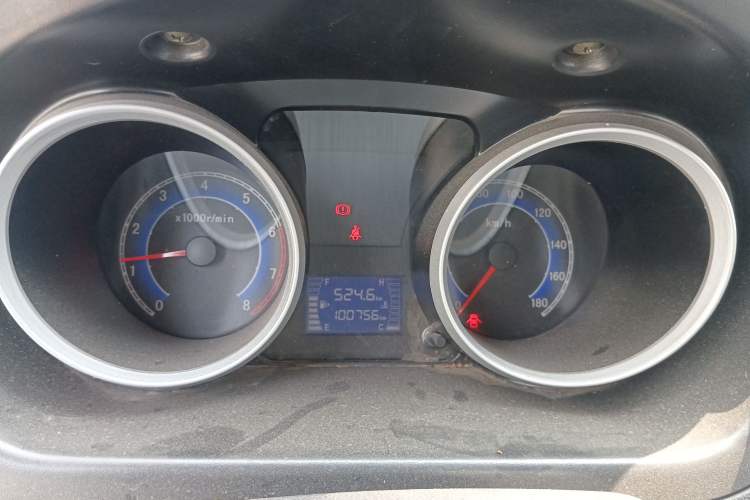 Used CHANGAN KAICHENG Ruixing M80 2018 1.5L Comfort Version Flat-Top Liftback 4G15S Instrument Cluster