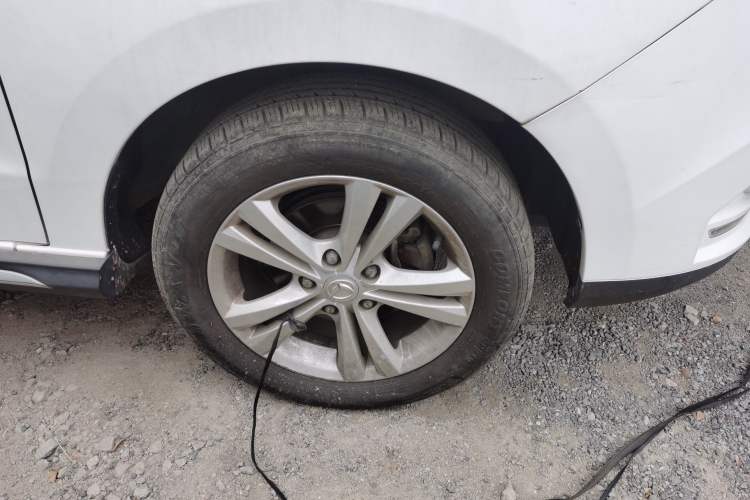 Used HYOSOW H3 2016 H3F 1.5L Manual Prestige Edition Right Front Wheel Hub