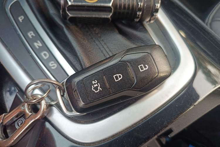 Used Ford Edge 2015 2.0T GTDi 4x4 High-Grade Model
