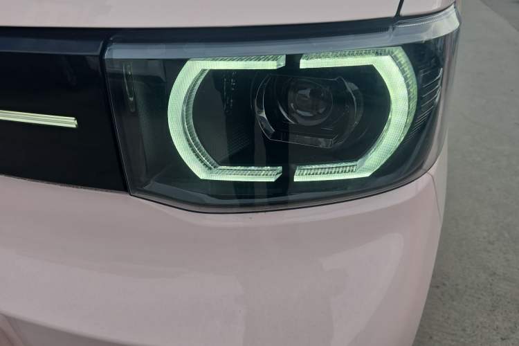 Used Wuling Hongguang MINIEV 2022 Macaron Premium Model – Lithium Iron Phosphate Left Front Headlight