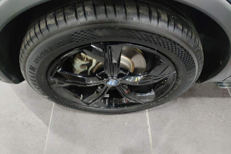 Used BYD Tang New Energy 2021 DM-i 112KM Prestige Model Left Front Wheel Hub