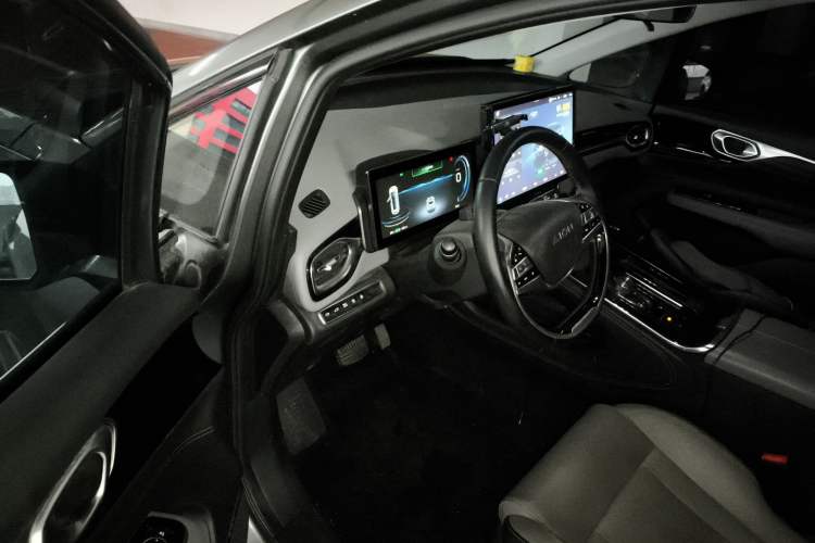 Used AION V 2021 Plus 70 Smart Technology Edition Lithium Iron Phosphate