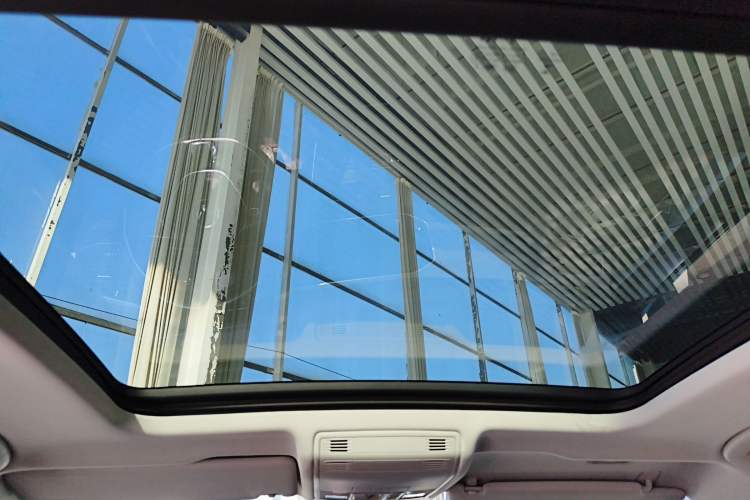 Used Volkswagen Tayron 2020 330TSI Two-Wheel Drive Luxury Smart Connectivity Version
