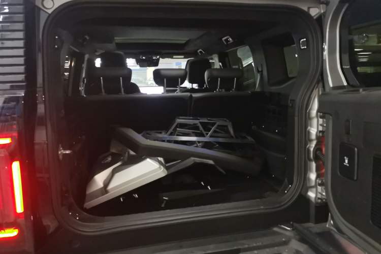 Used JETOUR Traveler 2024 2.0T All-Wheel-Drive Silver Dragon Wings Trunk