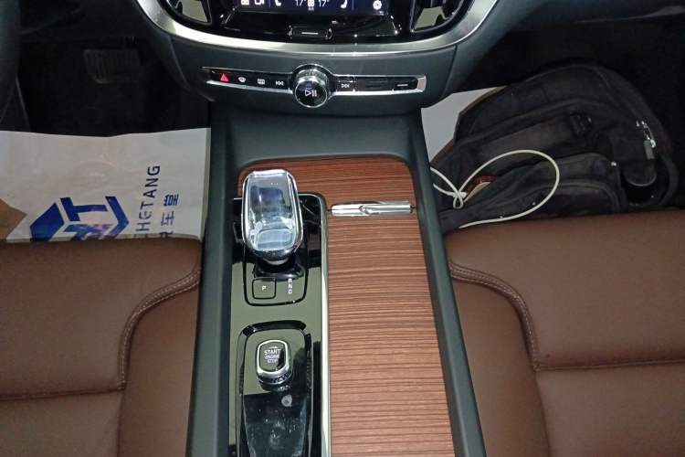 Used Volvo V60 2024 B5 Zhiyuan Luxury Edition
