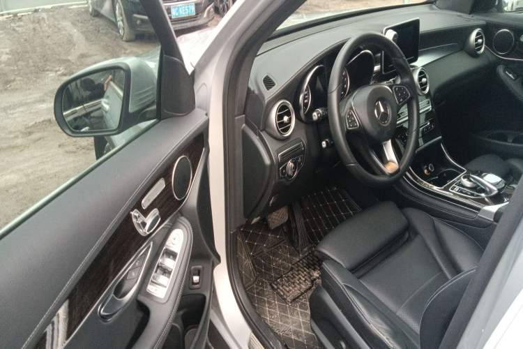 Used Mercedes-Benz GLC 2016 GLC 260 4MATIC Dynamic Edition