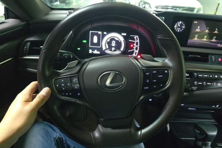 Used Lexus ES 2018 300h Premier Edition China V Standard