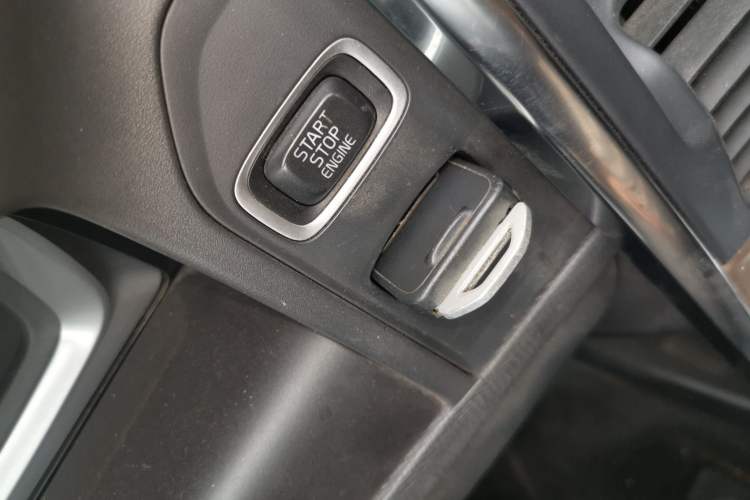 Used Volvo XC60 2017 T5 Smart Upgrade Edition
