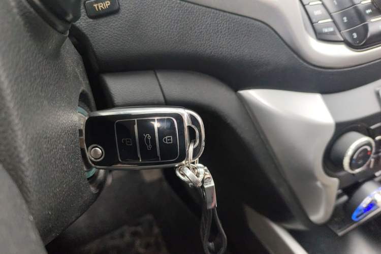 Used CHANGAN Eado 2013 1.6L Manual ZhiKu Model China IV Standard Vehicle Key