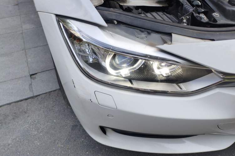 Used BMW 3 Series 2015 320i Luxury Line Stylish Edition