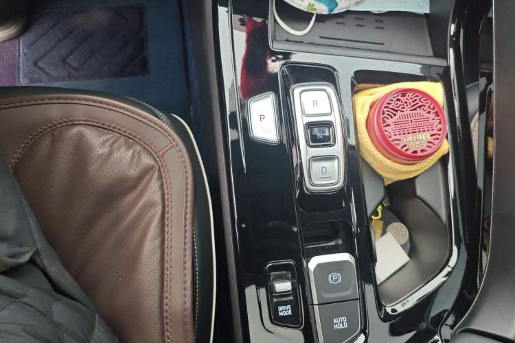 Used Hyundai Custo 2024 380TGDi LUX Premium Smart & Luxurious Edition Gear Lever