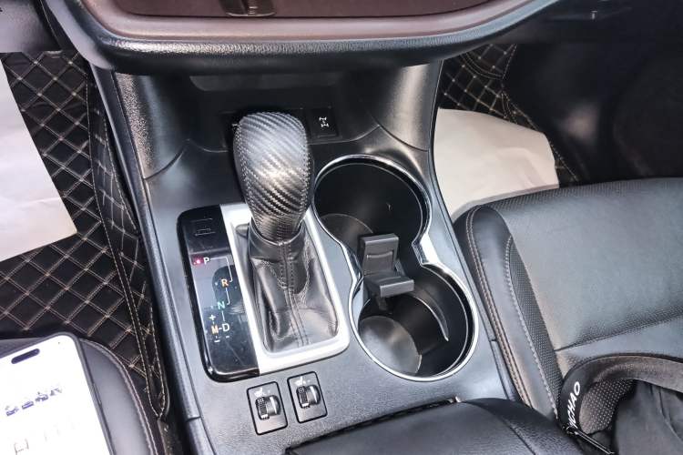 Used Toyota Highlander 2018 2.0T Four-Wheel Drive Luxury Edition 7 Seats China V Emission Standard