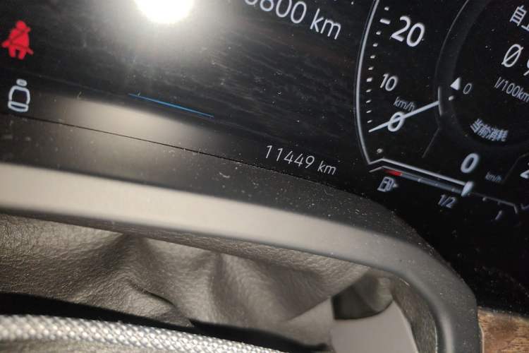 Used Volkswagen Touareg 2023 3.0 TSI Luxury Edition Obsidian Black Sport Package Odometer Close Up