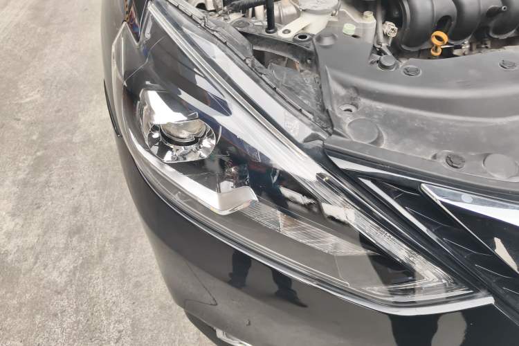 Used Nissan Sylphy 2018 1.6XV CVT Deluxe Edition Right Front Headlight