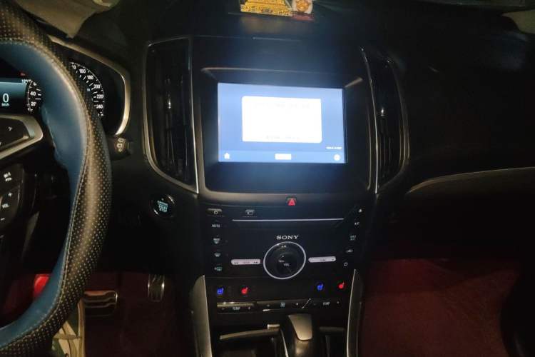 Used Ford Edge 2016 EcoBoost 330 V6 Four-Wheel-Drive Flagship Model with 7 Seats Audio And AC Panel