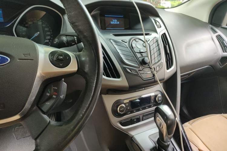 Used Ford Focus 2012 Sedan 1.6L Automatic Fashion Edition