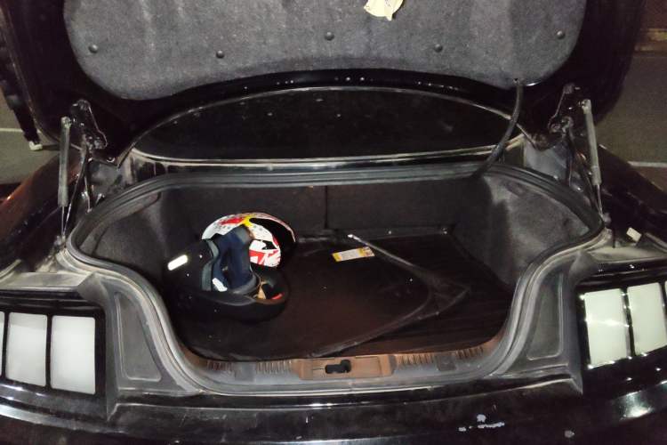 Used Ford Mustang  Trunk