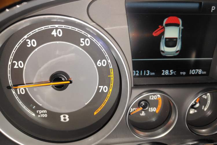 Used Bentley Continental 2012 4.0T GT V8 Odometer Close Up