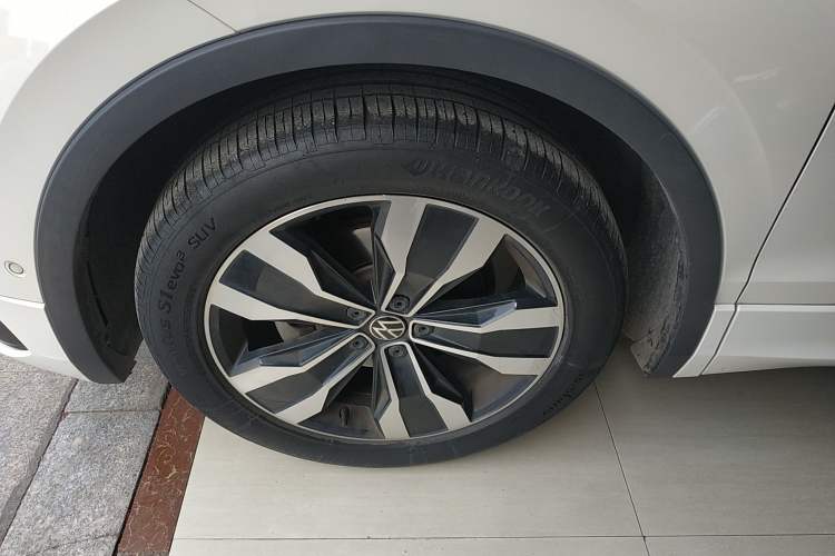 Used Volkswagen Tiguan L 2023 380TSI Automatic All-Wheel Drive R-Line Flagship 7-Seater