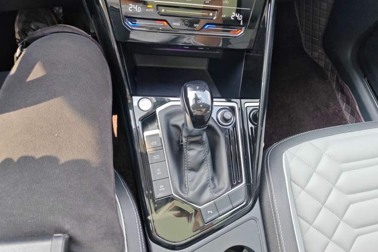 Used Volkswagen Tayron 2023 280TSI Two-Wheel-Drive Luxury Plus Advanced Version
