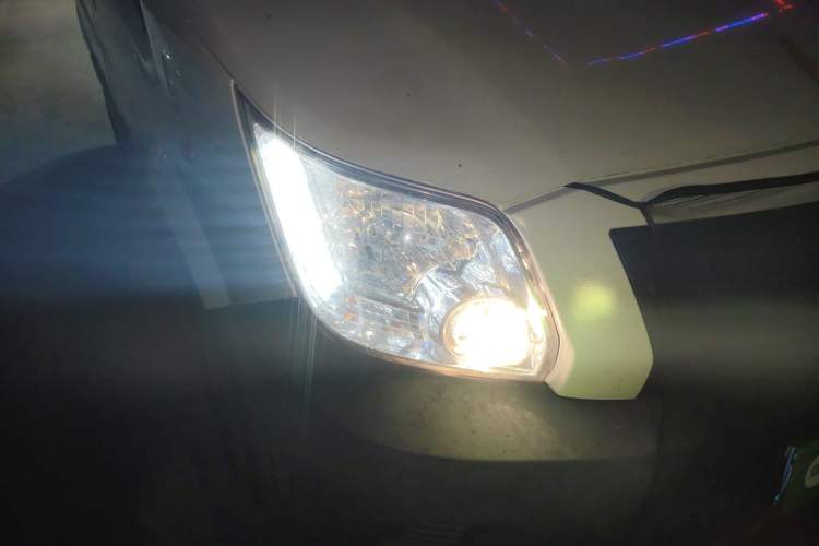 Used Foton Toano 2023 2.0T Manual Urban Version Short Wheelbase Low Roof with Single Rear Tire Available in 5/6/9-Seater Configurations