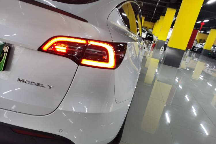 Used Tesla Model Y 2022 Rear-Wheel-Drive Version
