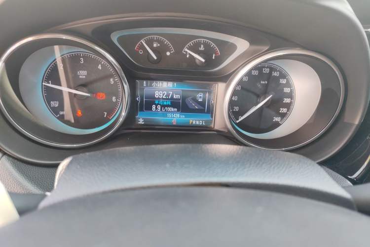 Used Buick Envision 2017 20T Two-Wheel Drive Luxury Model Odometer Close Up