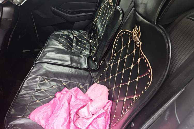 Used Ford Focus 2012 Sedan 1.6L Manual Fashion Edition
