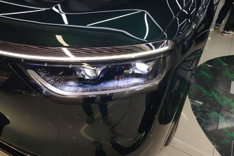 Used Hima AITO M8 2025 Extended-Range Max+ Version 53.4 kWh 5-Seater Edition