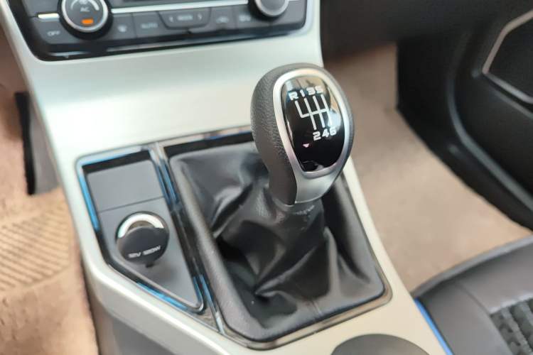 Used Geely Auto Emgrand GL 2017 1.8L Manual Elite Model
