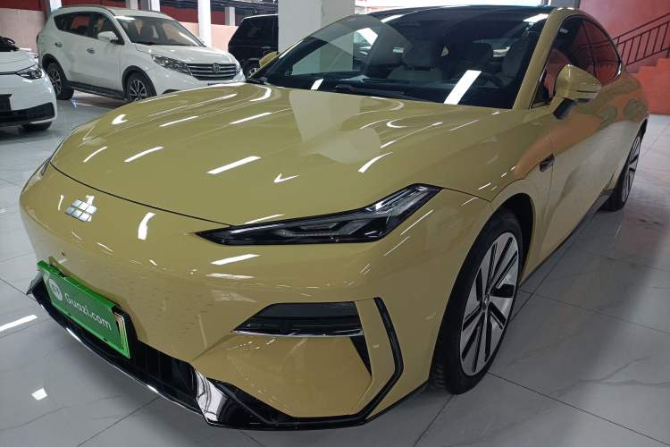 Used Geely Galaxy E8 2024 665 km Range Rear-Drive Starship Long-Range Version