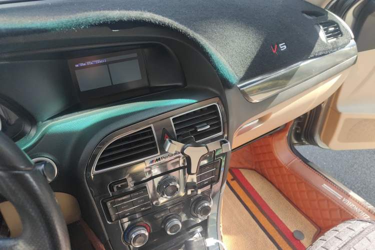 Used Brilliance V5 2012 1.6L Automatic Luxury Version
