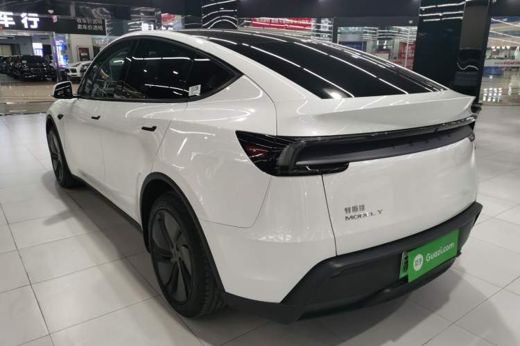 Used Tesla Model Y 2025 Rear-Wheel Drive First Edition