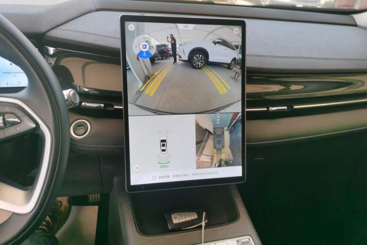 Used Geely Auto Preface 2024 Zhiqing 1.5TD Galaxy Edition Audio And AC Panel